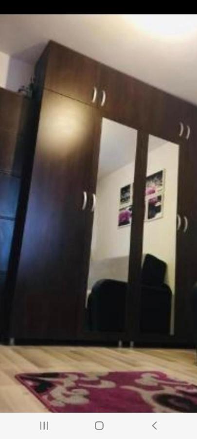 Zenapartment Brasov Luaran gambar